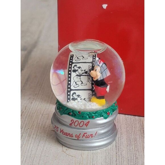Mickey Mouse mini snow globe 75 years of fun xmas figure - Picture 1 of 6
